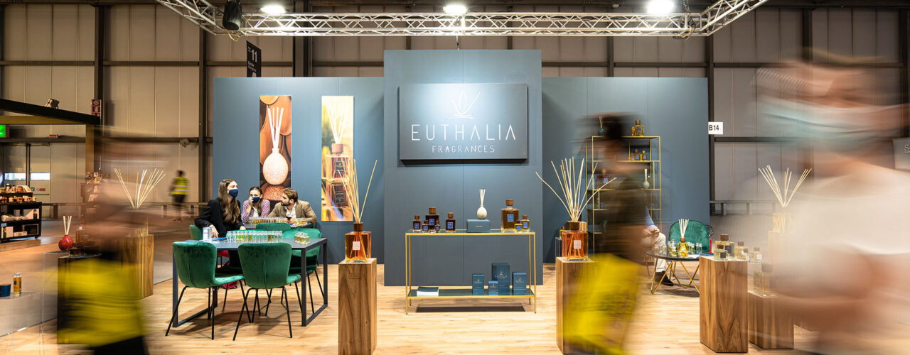 Homi Milano : Settembre 2021 ha segnato un traguardo significativo per Euthalia Fragrances, introducendo la nostra giovane startup nel vibrante mondo delle fiere internazionali con la nostra prima partecipazione a Homi Milano. In concomitanza con il Salone del Mobile,